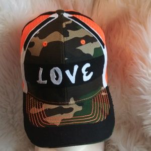Custom Designed Camo Love 💘 Snapback